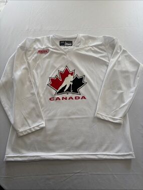 Vintage Bauer Team Canada White Practice Hockey Jersey Men's sz.Large